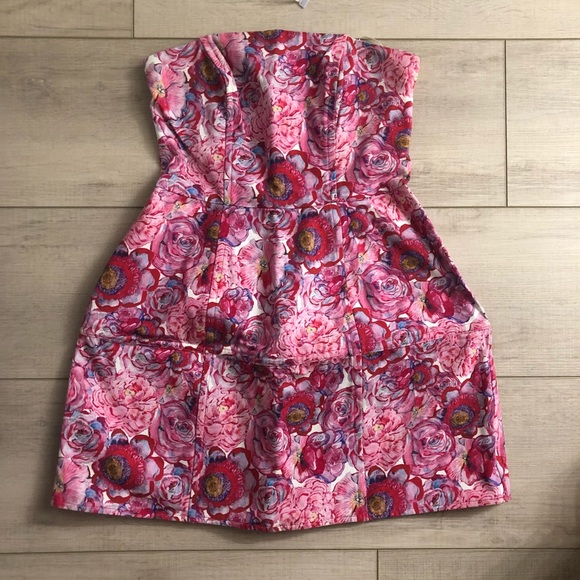 Topshop Dresses & Skirts - TOPSHOP strapless floral dress, size US 6 UK 10
